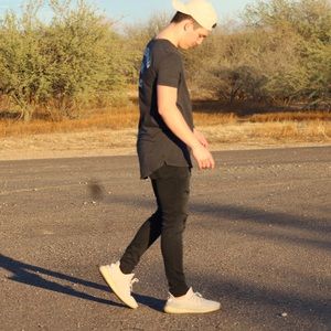 Meet your Posher, Holden